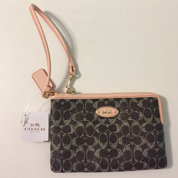 NEW WITH TAGS Coach wristlet