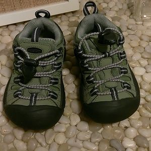 Keen infant hikers