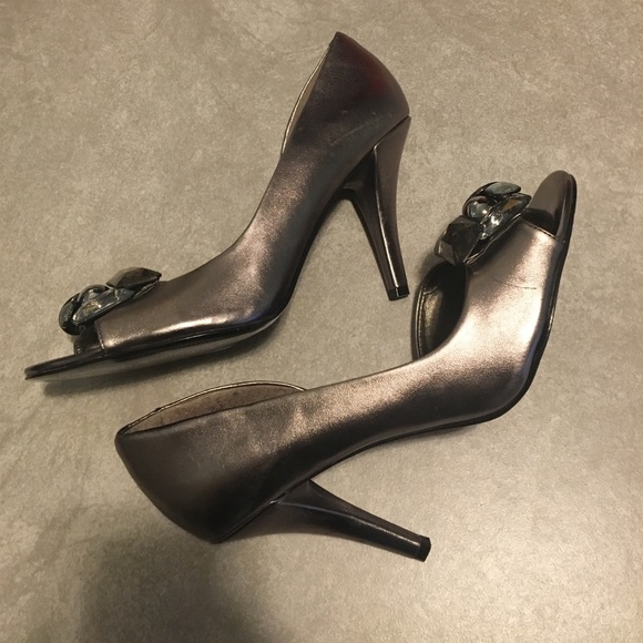 Nine West Jeweled Shoe - Picture 3 of 4