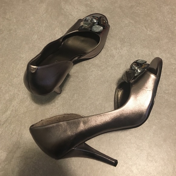Nine West Jeweled Shoe - Picture 4 of 4