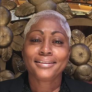 Meet your Posher, Deborah