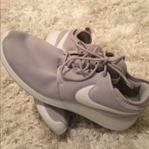 Nike Roshe 2!! Worn TWICE