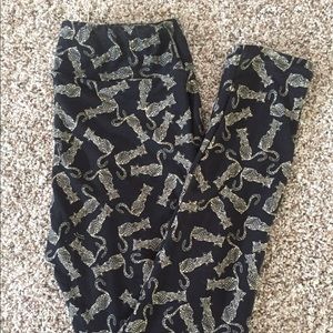 Paisley cats lularoe OS super cute