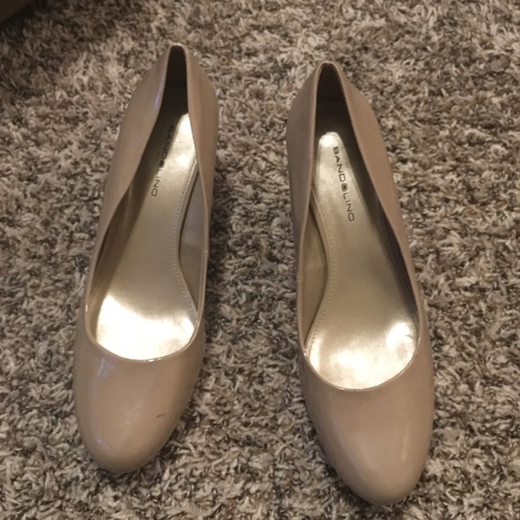Nude heels/ pumps