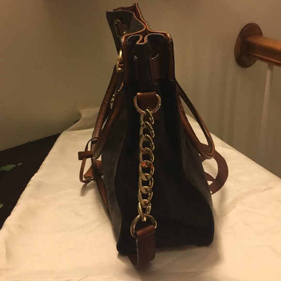 Perfect Condition-Michael Kors Hamilton bag. - Picture 4 of 4