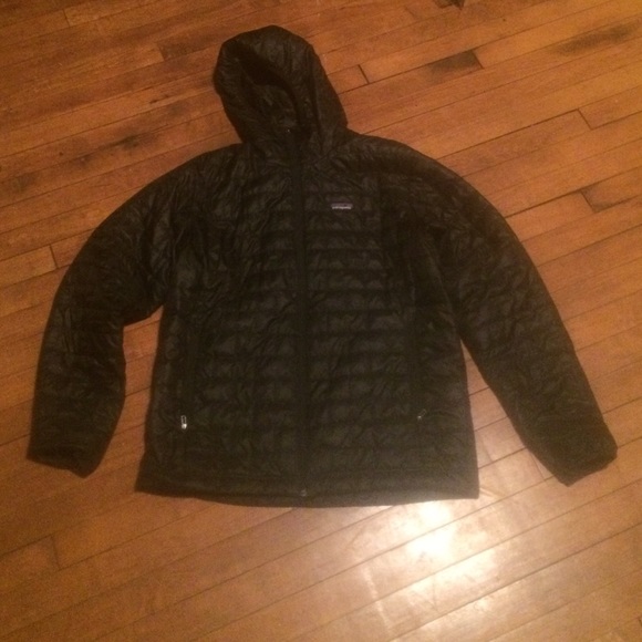 Patagonia nano puff hoody; black; large