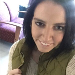 Meet your Posher, Charissa