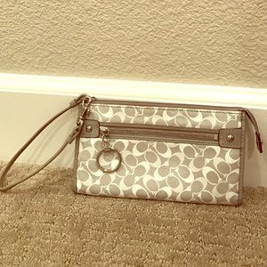 Coach wristlet wallet