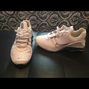White Nike Shox