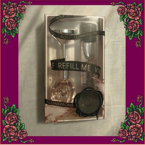 Viktor & Rolf Travel Set - Picture 2 of 2