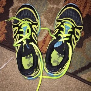 Boys Under Armor Sneakers