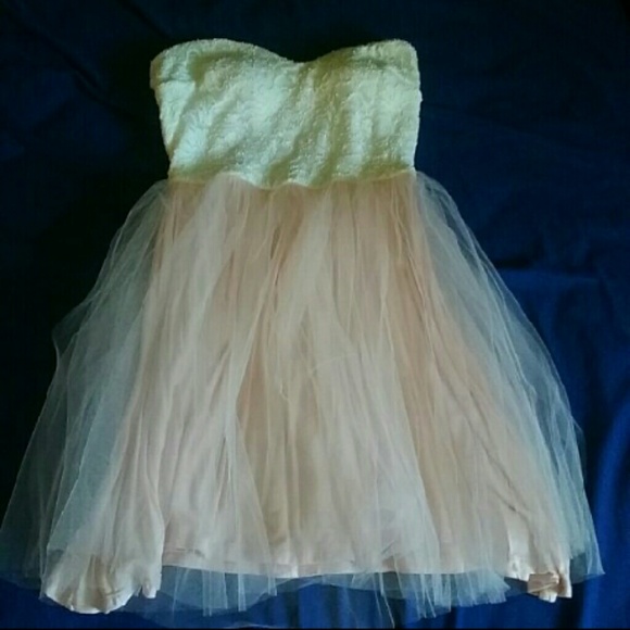 Sleeveless dress