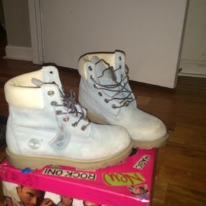 Baby Blue Timberlands size 6.5