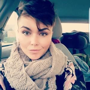 Meet your Posher, Chanelle