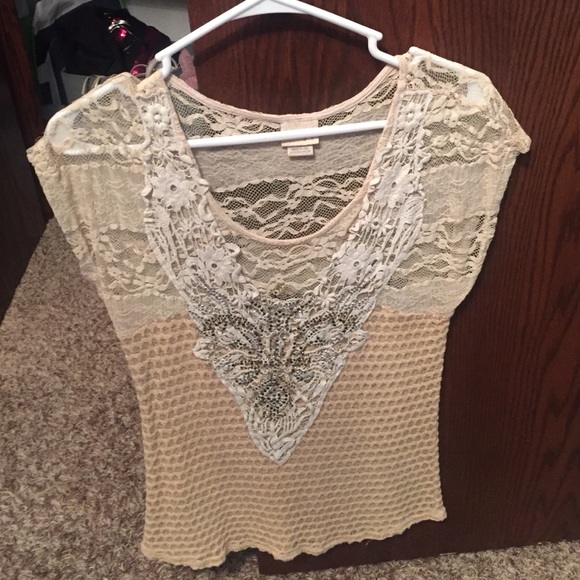 Daytrip cream/gold lacy jeweled top