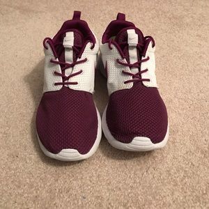 Nike Rosche - Size 7.5