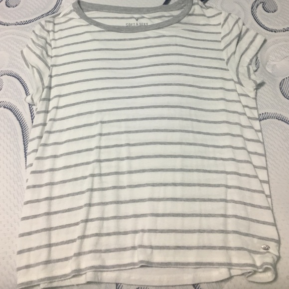 Grey t shirt