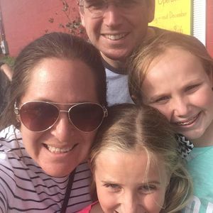 Meet your Posher, Joni