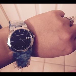 Extra pic of Burberry watch on wrist
