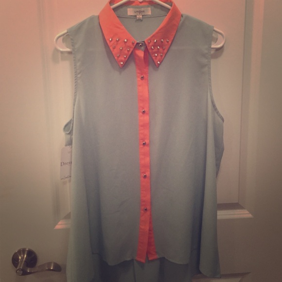 Sleeveless button down blouse