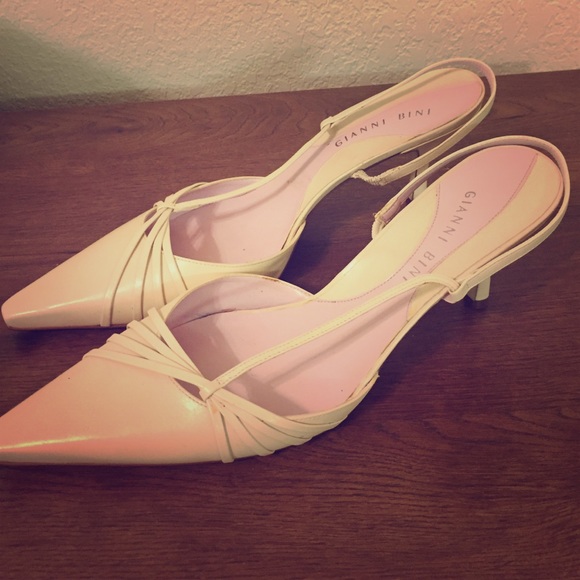 Gianni Bini off white kitten heel sling back