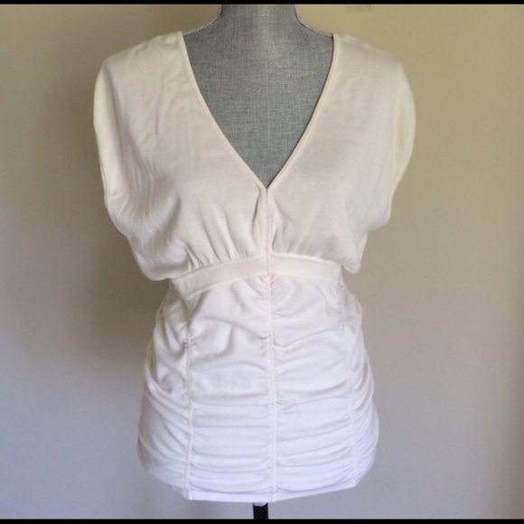 White House Black Market in Off-white Blouse. M/L