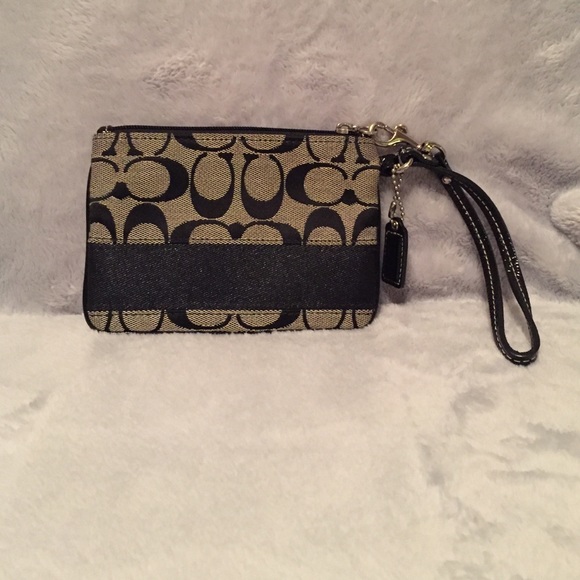 Authentic Coach wristlet - Picture 1 of 2