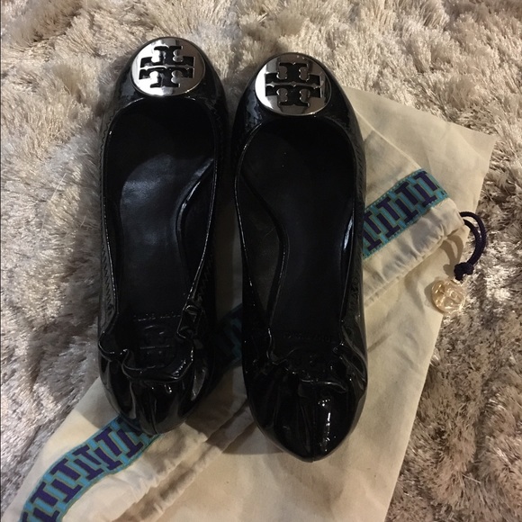 Like new patent leather Tory Burch flats - Picture 2 of 3