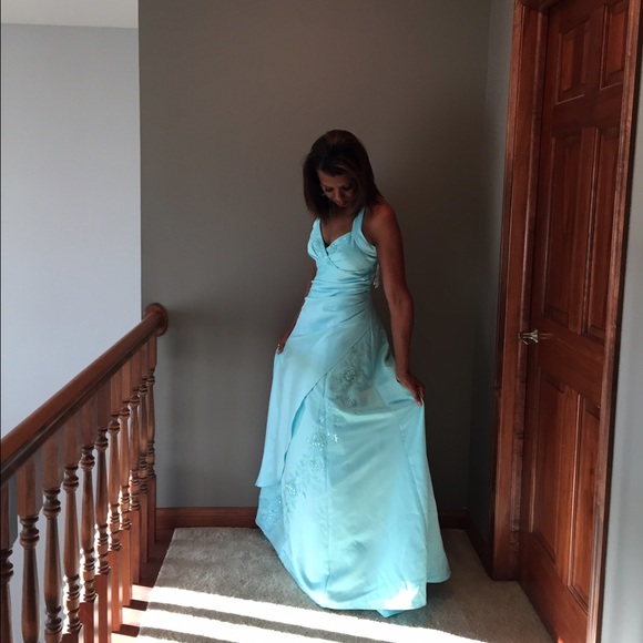 NEW w/ tag Junior size 3 beautiful long teal dress - Picture 3 of 3