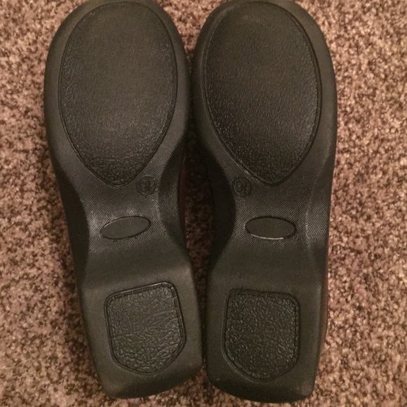 Shoes - Picture 2 of 3