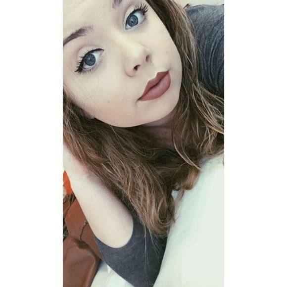 Meet your Posher, Haileigh