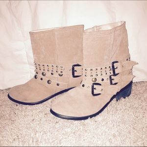 Ankle boots