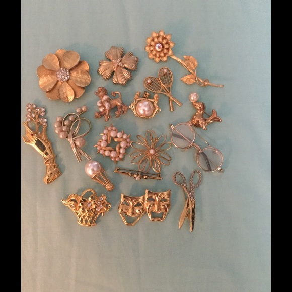 Vintage Goldtone Brooch Lot!