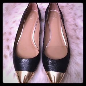 Ann Taylor black leather with gold tow flats
