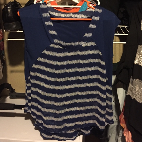 Chevron top