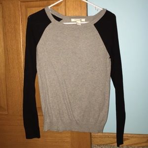 Forever 21 grey and black long sleeve sweater