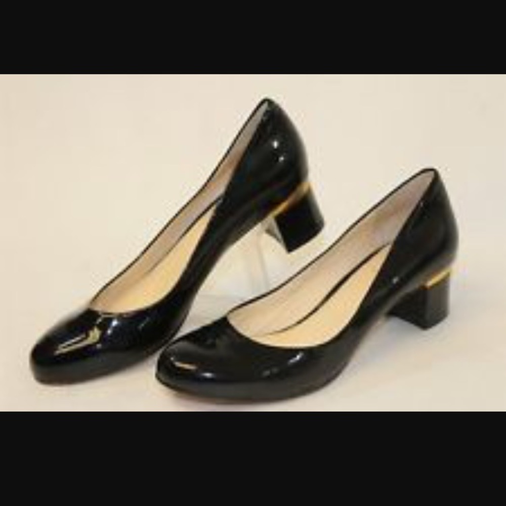 Black leather Vince Camuto "VC Signature" low heel