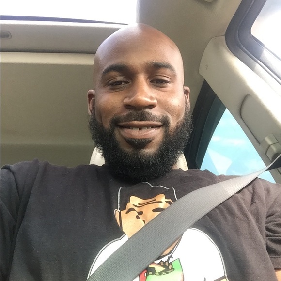 Meet your Posher, Emmanuel