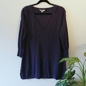 Light V-neck Sweater