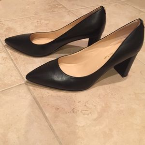 Ivanka Trump Lysa black pumps.