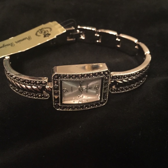 ๐HP๐Premier Designs Square Faced Watch - Picture 2 of 4