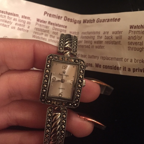 ๐HP๐Premier Designs Square Faced Watch - Picture 3 of 4