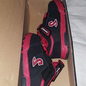 Boys shoes