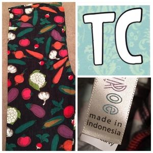 Lularoe vegetable leggings NWT TC