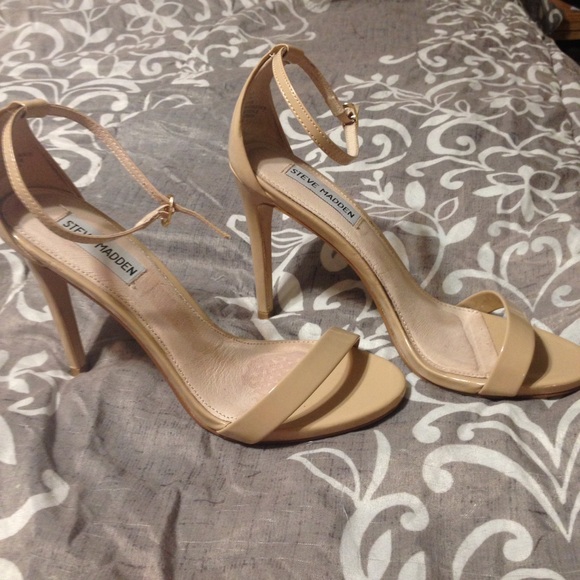Steve Madden nude strapped heels