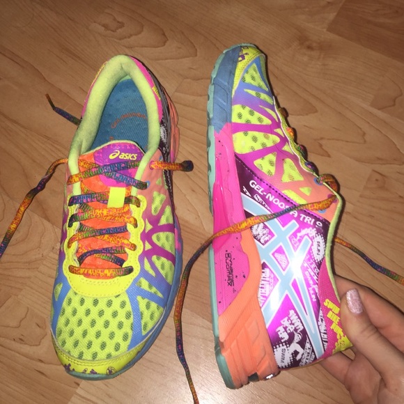 Bynamic Buomax. Gel-Noosa Tri 9. Size 61/2.