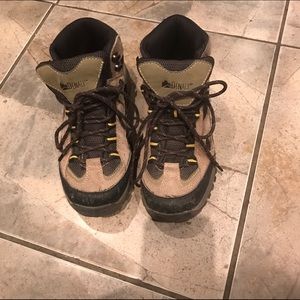 Boys hiking boots