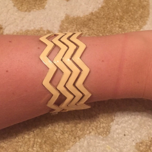 Set of 4 chevron bracelets