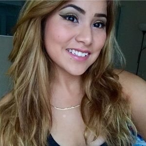 Meet your Posher, Adi