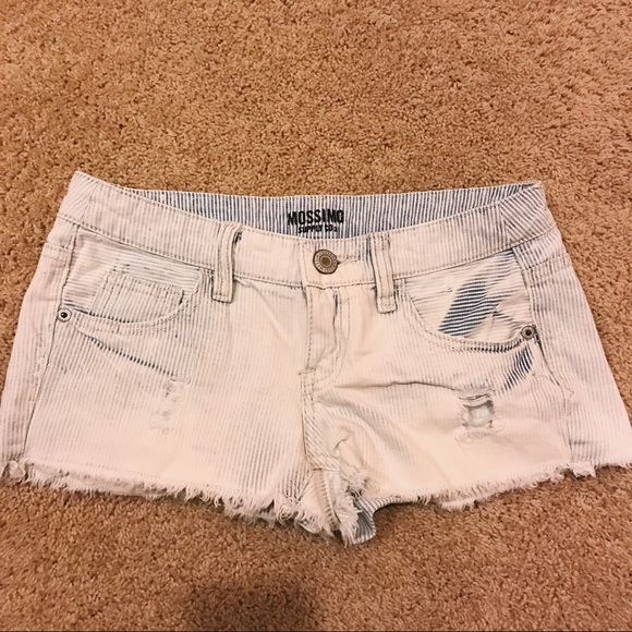 Washed out denim shorts - Picture 1 of 3